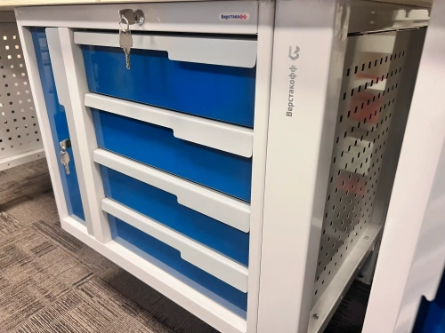 CTR 1432.S3L3.4-1 Верстак слесарный 1670x1393x743 мм